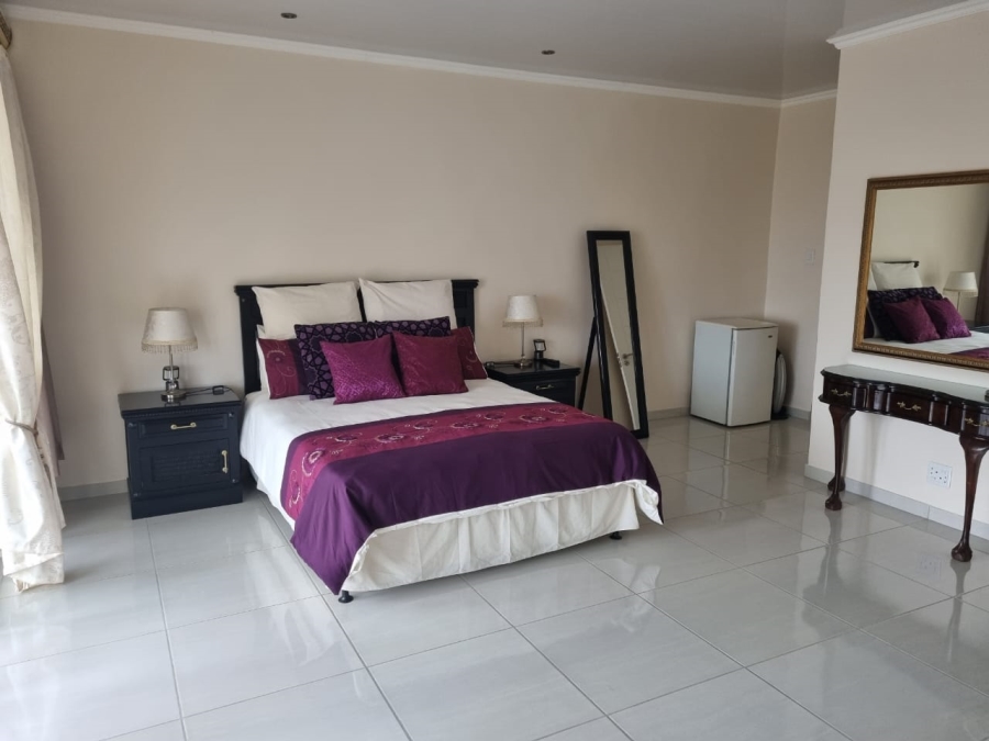5 Bedroom Property for Sale in Meerhof North West